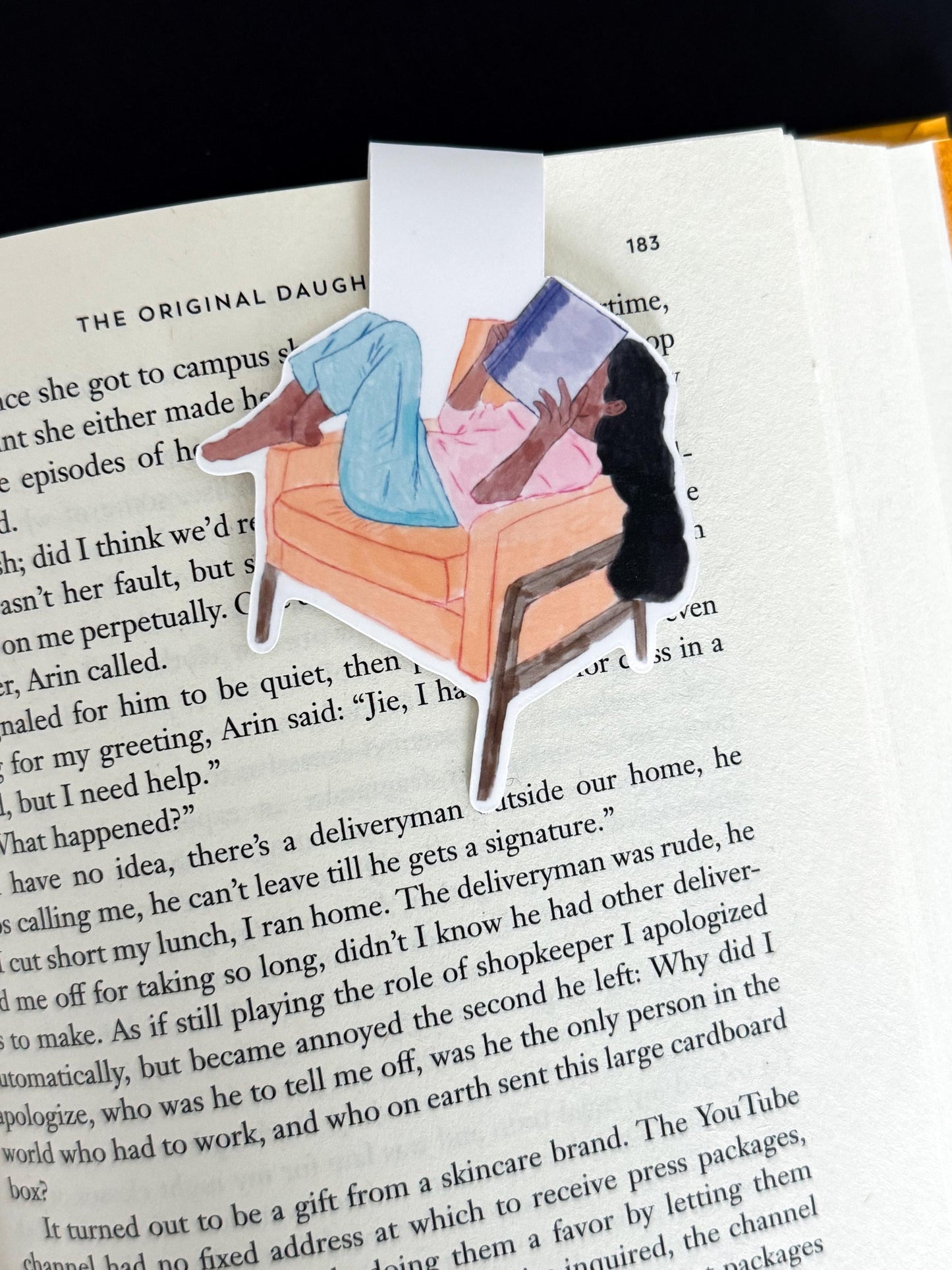 Marque-page magnétique « Fille lisant » | Articles pour les fans de livres | Cadeaux pour les lecteurs | Accessoires de lecture