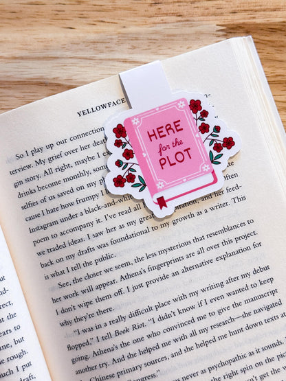 Marque-page magnétique "Here For The Plot" | Produits dérivés littéraires | Cadeaux pour les amoureux des livres | Accessoires de lecture